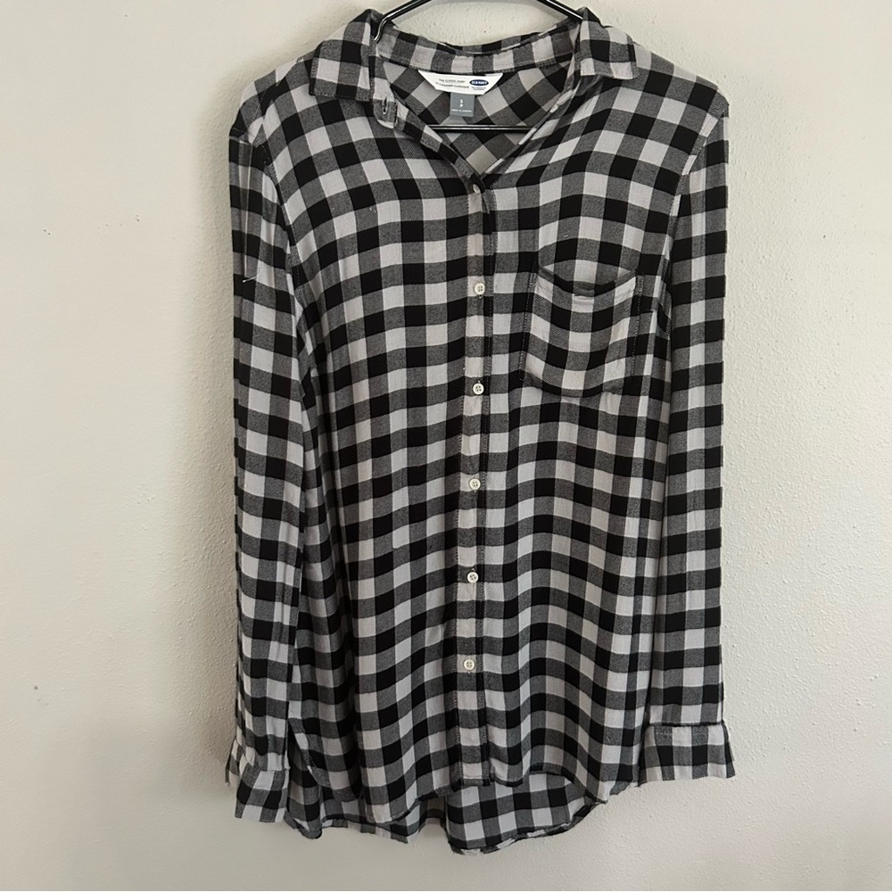 Old Navy Black and White Button Down Flannel Shirt - Picture 2 of 4